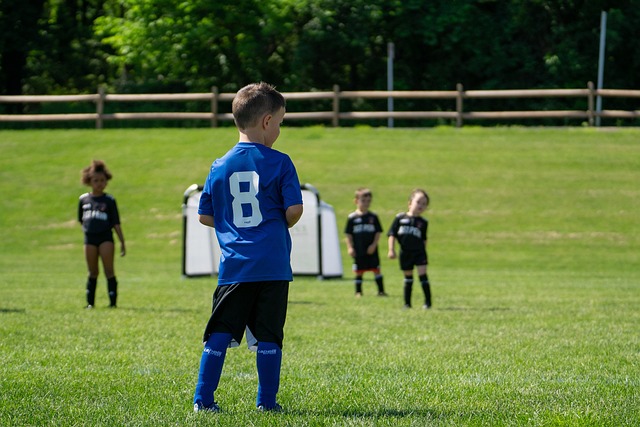 内雷斯灵光闪现，霍伊伦进球嗅觉敏锐，那不勒斯敲开胜利之门！